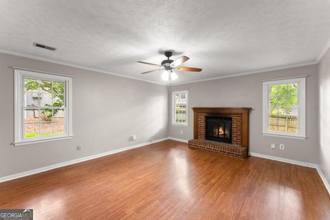 Single Family Residence in Roswell GA 215 Truehedge Trace 16.jpg