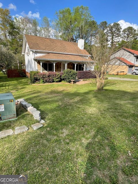 Single Family Residence in Snellville GA 2884 Mountbery Drive.jpg