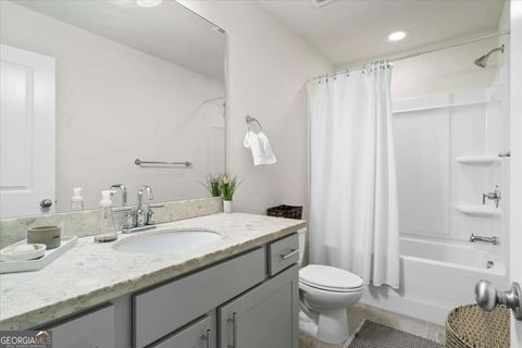 Single Family Residence in Atlanta GA 840 Regal Lane 24.jpg