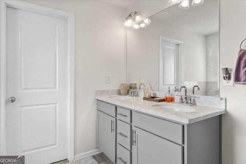 Single Family Residence in Atlanta GA 840 Regal Lane 22.jpg