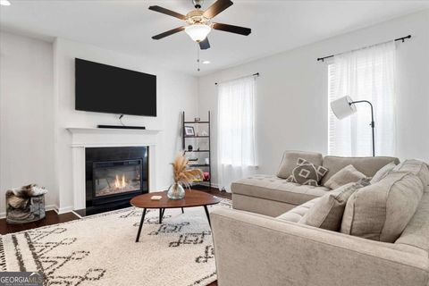 Single Family Residence in Atlanta GA 840 Regal Lane 8.jpg