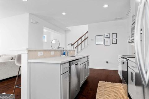Single Family Residence in Atlanta GA 840 Regal Lane 11.jpg