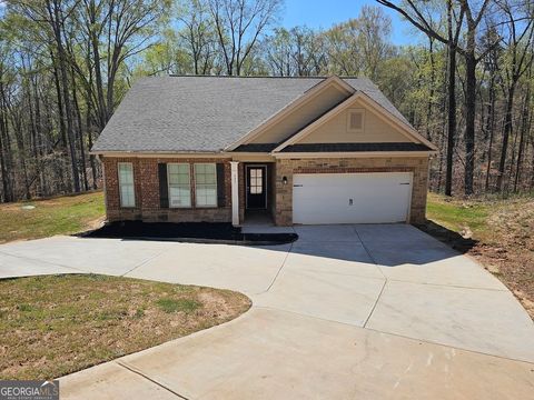 Single Family Residence in Ellenwood GA 333 Darlington Drive.jpg