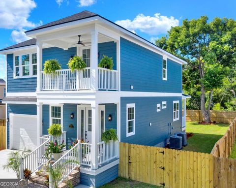 Single Family Residence in Savannah GA 2011 E 38Th Street.jpg