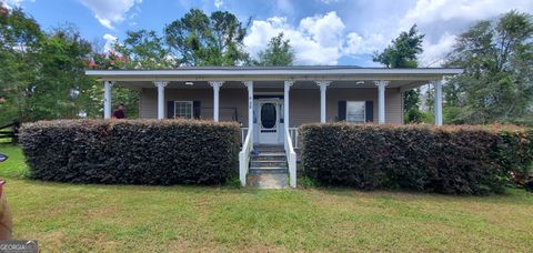 Single Family Residence in Lyons GA 38 W Highway 46.jpg