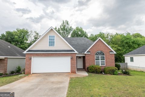 Single Family Residence in Bonaire GA 406 Gray Fox Crossing.jpg