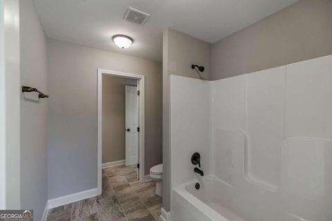 Condominium in Watkinsville GA 170 Elliot Circle 15.jpg