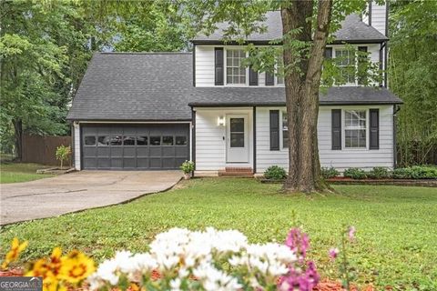 Single Family Residence in Roswell GA 410 Sheringham Court.jpg