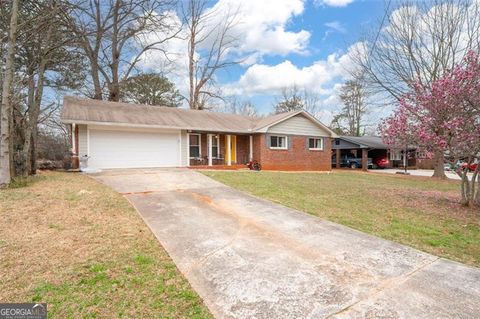Single Family Residence in Smyrna GA 3890 Cherrydale Lane.jpg