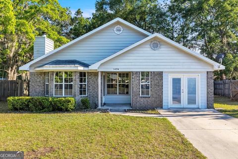 Single Family Residence in Hinesville GA 1424 Paul Caswell Boulevard.jpg