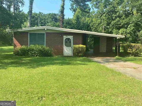 Single Family Residence in Jeffersonville GA 1094 Main Street.jpg