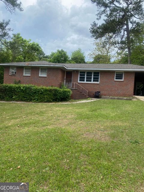 Single Family Residence in Warner Robins GA 100 Brookwood Drive.jpg