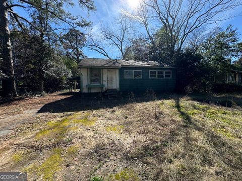 Single Family Residence in Warner Robins GA 1305 Laura Avenue.jpg