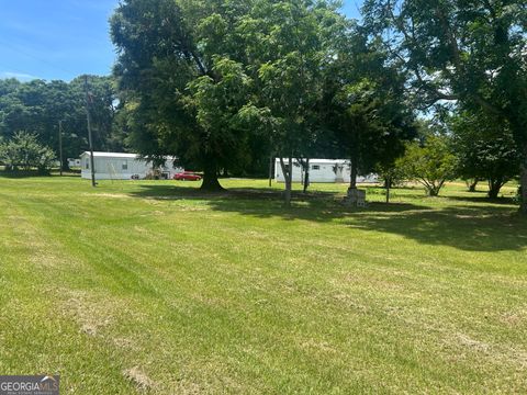 Mobile Home in Hawkinsville GA 18 Capital Square Drive.jpg