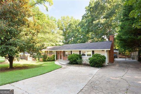 Single Family Residence in Douglasville GA 6119 Lullwater Drive.jpg