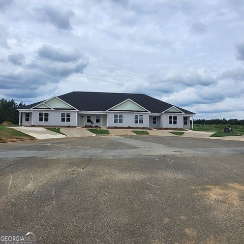 Townhouse in Hawkinsville GA 801 Castle Court.jpg