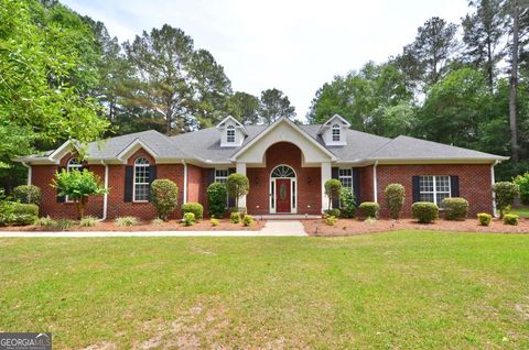 Single Family Residence in Eastman GA 1450 Woodvalley Drive.jpg