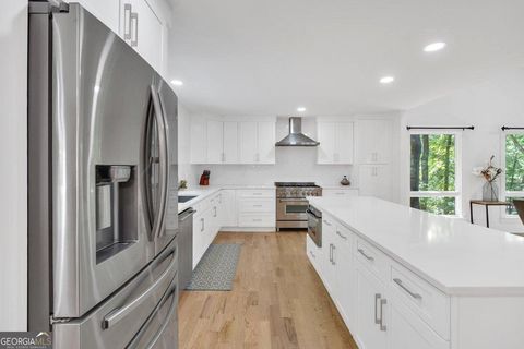 Single Family Residence in Roswell GA 510 Watergate Court 3.jpg