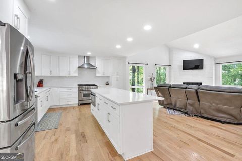 Single Family Residence in Roswell GA 510 Watergate Court 5.jpg