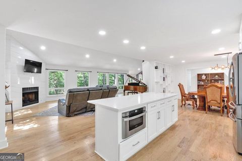 Single Family Residence in Roswell GA 510 Watergate Court 4.jpg