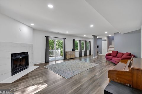 Single Family Residence in Roswell GA 510 Watergate Court 19.jpg