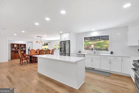 Single Family Residence in Roswell GA 510 Watergate Court 6.jpg