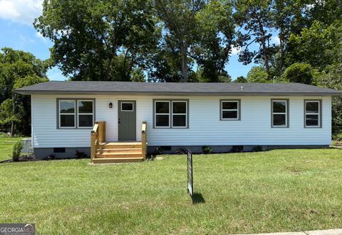 Single Family Residence in Eastman GA 502 Karen Drive.jpg