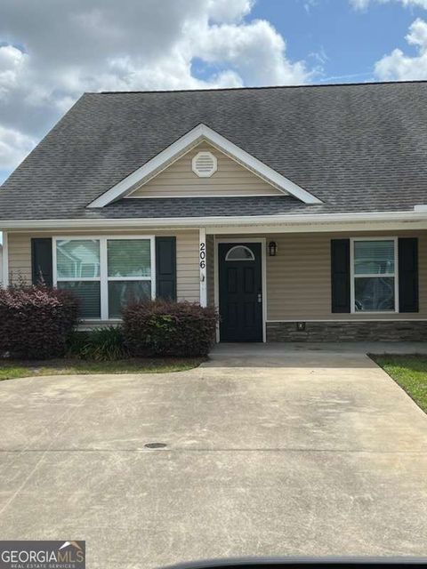 Townhouse in Brunswick GA 200 Joshua Circle.jpg