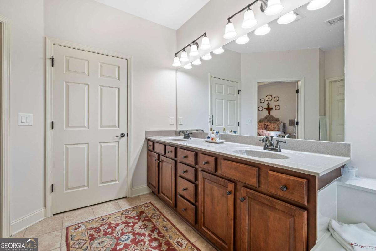 Single Family Residence in Woodstock GA 164 Owens Farm Lane 26.jpg