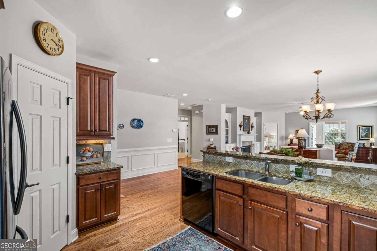 Single Family Residence in Woodstock GA 164 Owens Farm Lane 18.jpg