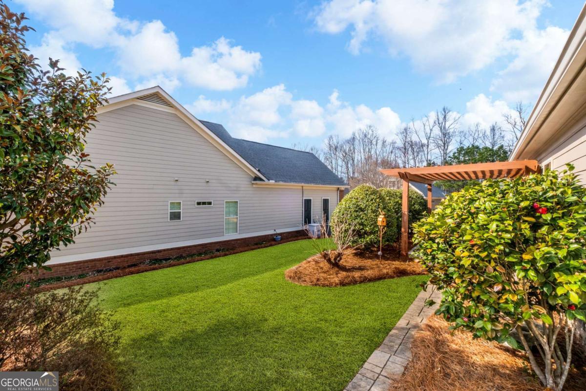 Single Family Residence in Woodstock GA 164 Owens Farm Lane 36.jpg