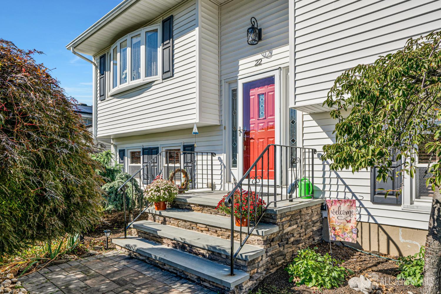 22 Dogwood Dr, Middlesex, NJ 08846 photo