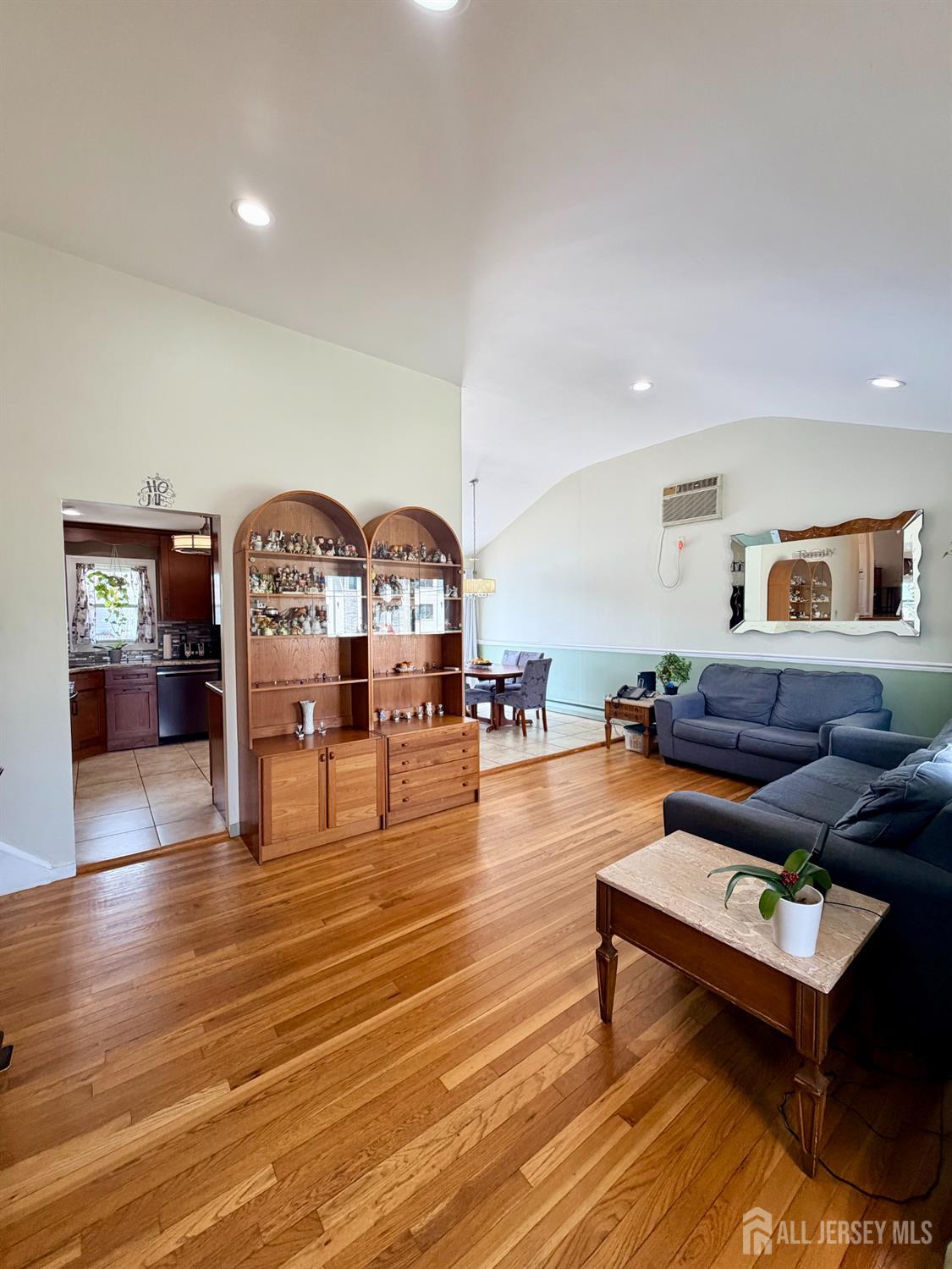 29 Capp St, Carteret, NJ 07008 photo