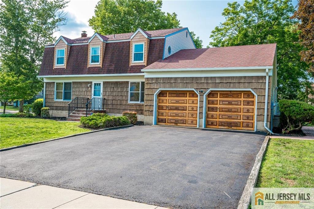 8 Dov Pl, North Brunswick, NJ 08824