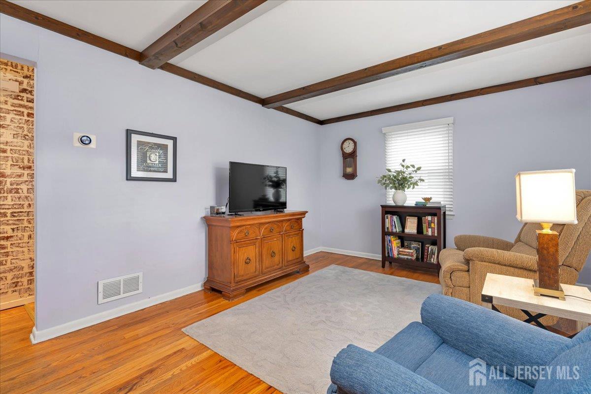16 Hawthorne Ave, Colonia, NJ 07067 photo