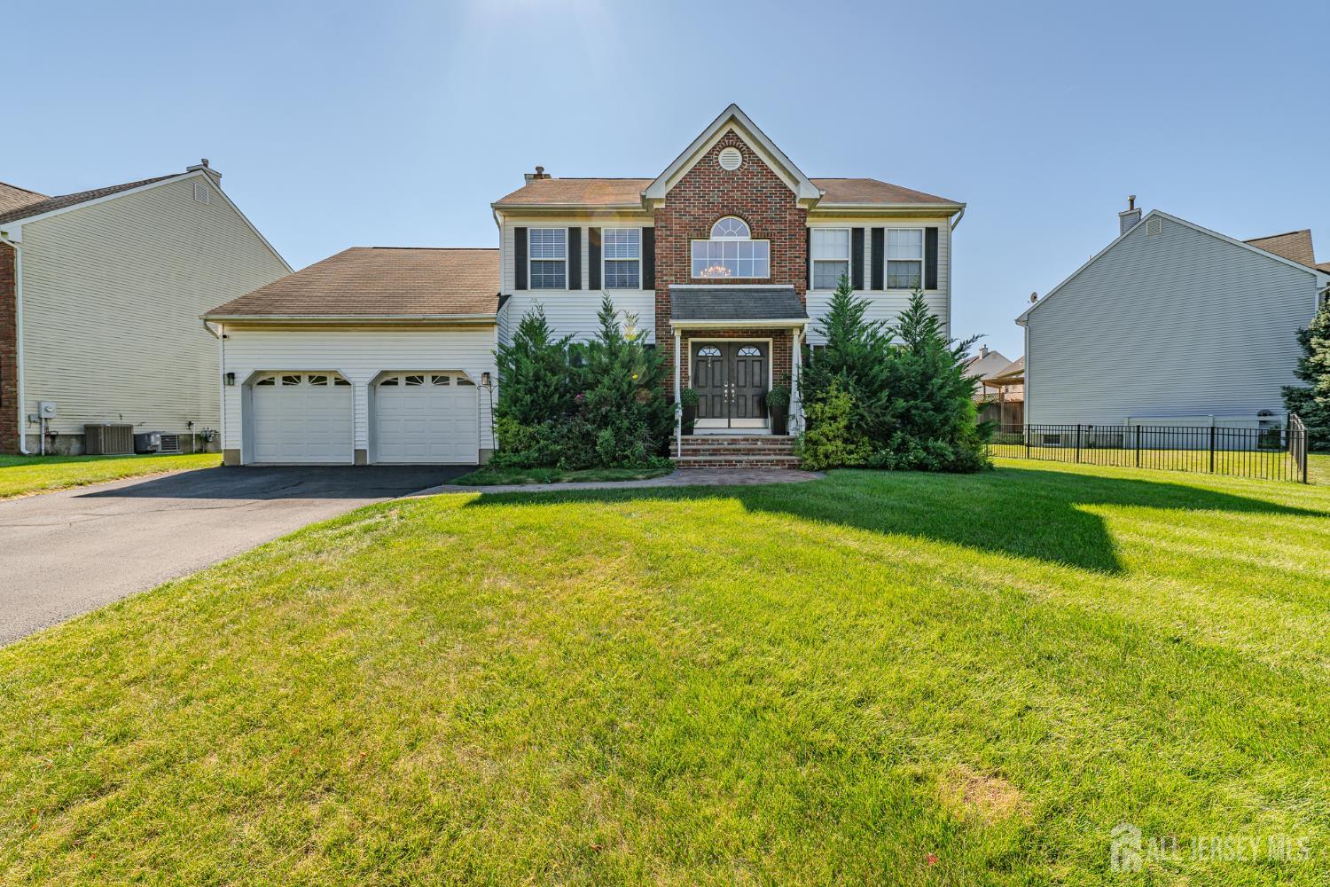 74 Carriage Dr, Piscataway, NJ 08854