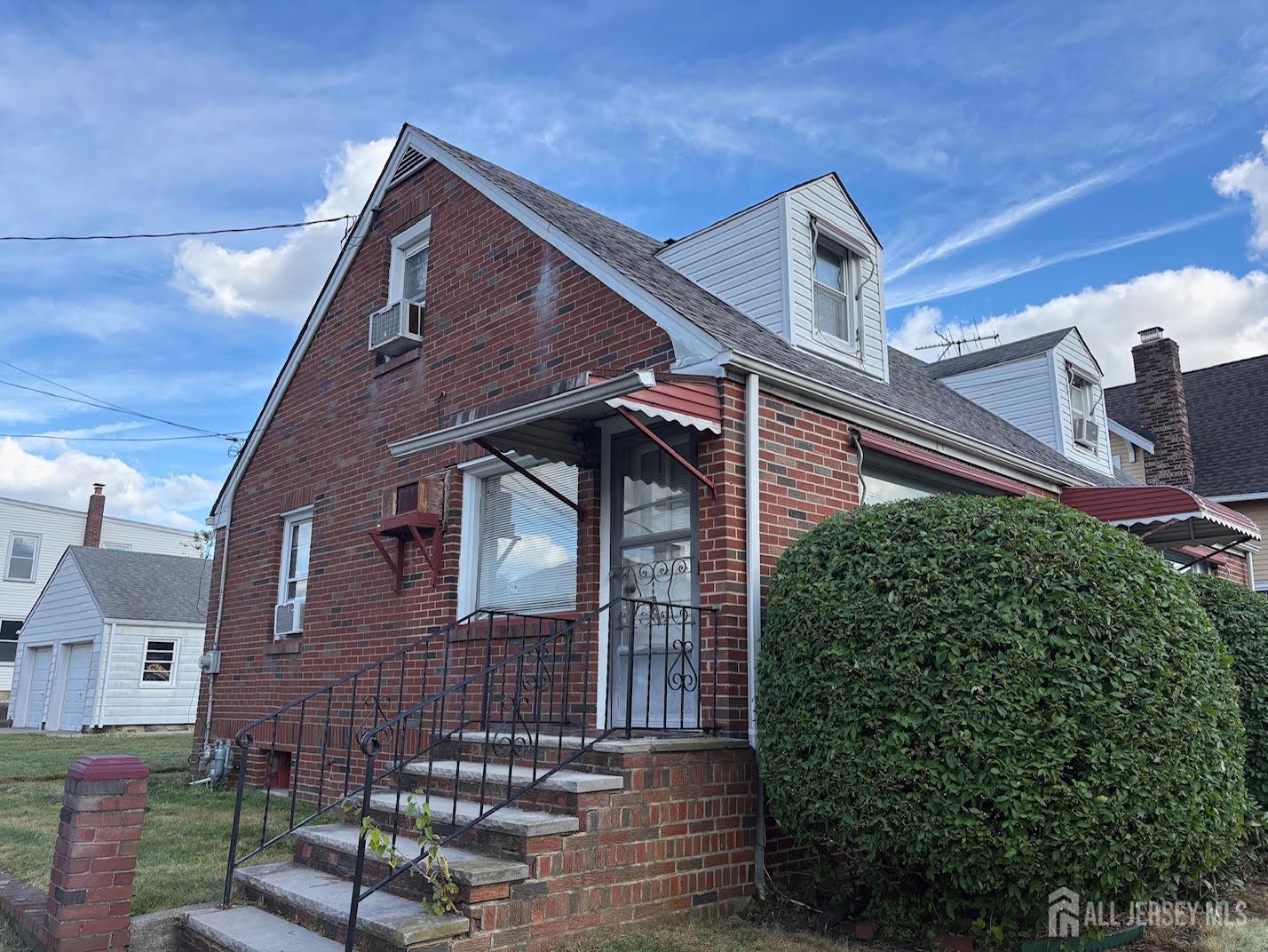 505 S Pine Ave, Sayreville, NJ 08879 photo