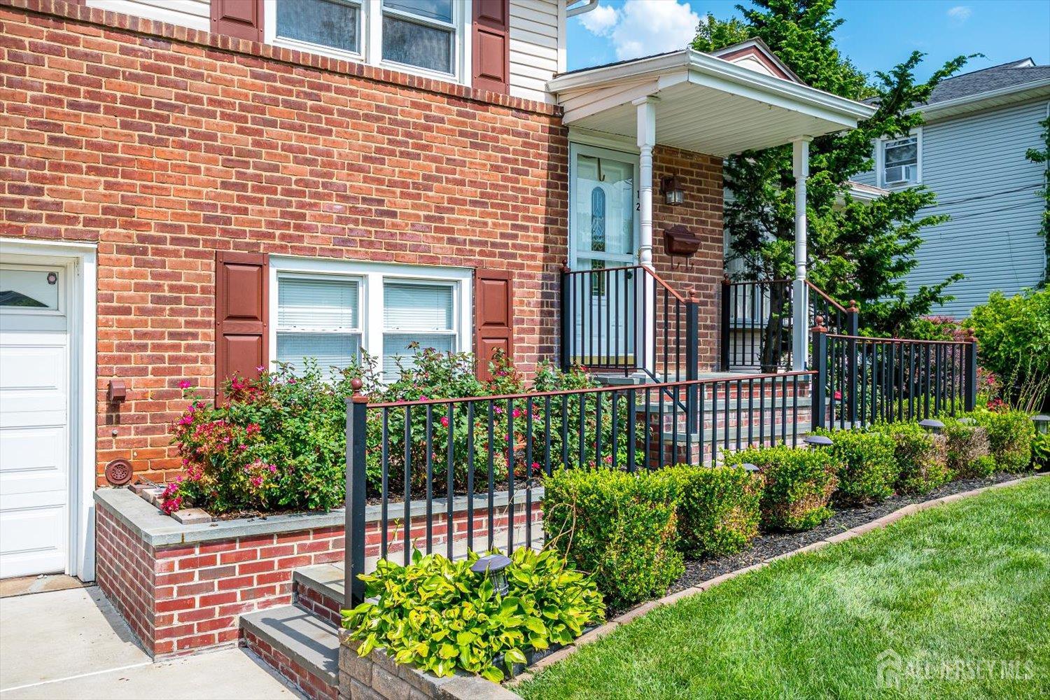 12 Dixon Dr, Woodbridge Proper, NJ 07095 photo