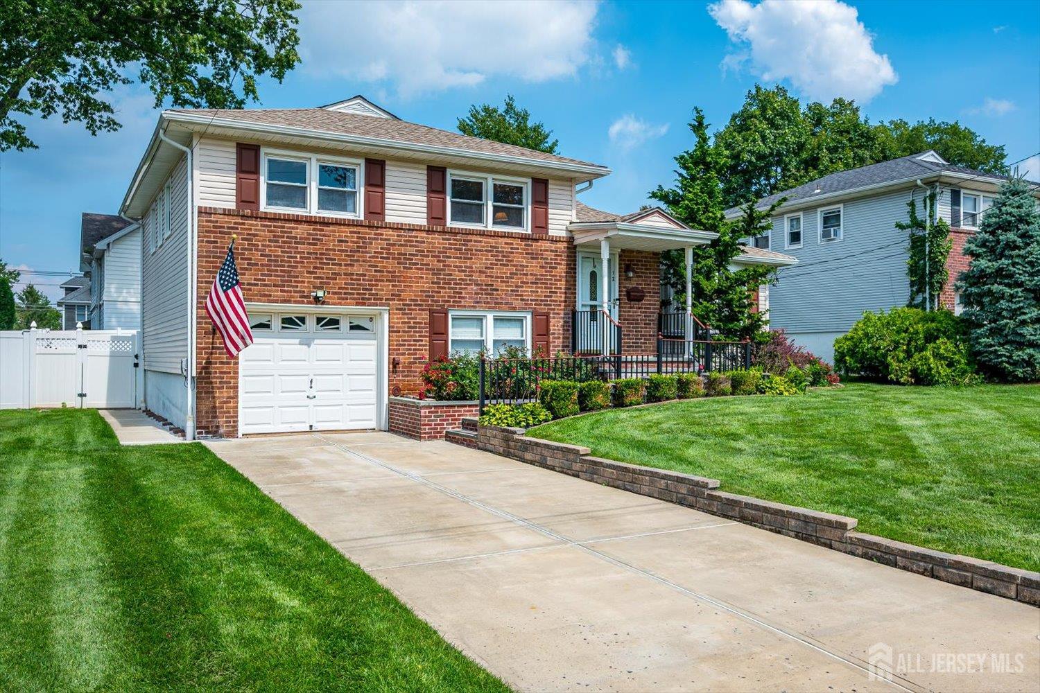 12 Dixon Dr, Woodbridge Proper, NJ 07095 photo