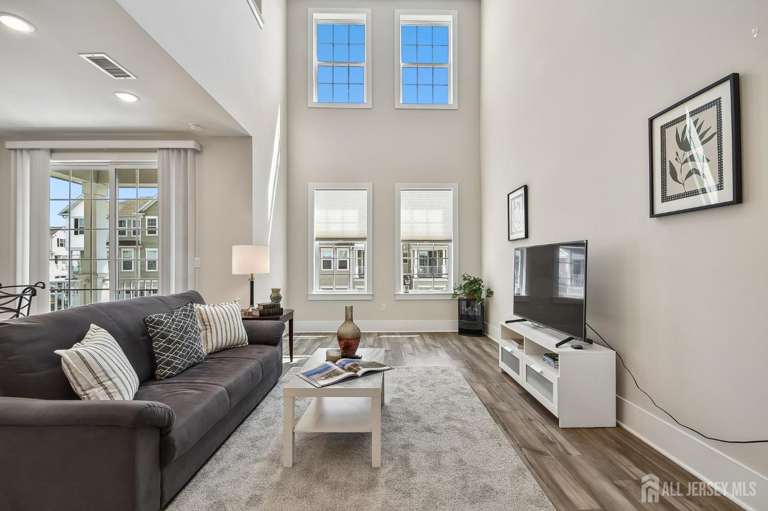 723 Station Rd, Dunellen, NJ 08812 photo