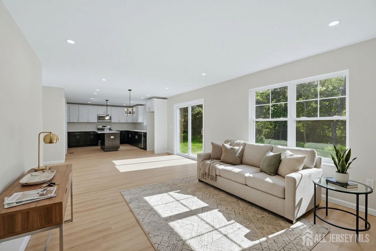 10 Delar Pkwy, Franklin Twsp, NJ 08823 photo