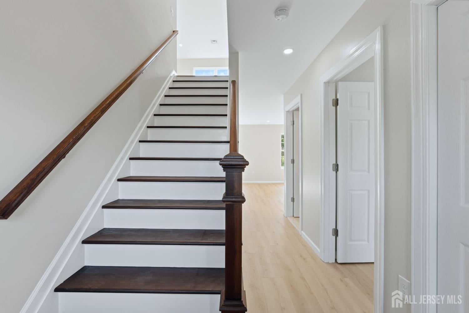 10 Delar Pkwy, Franklin Twsp, NJ 08823 photo