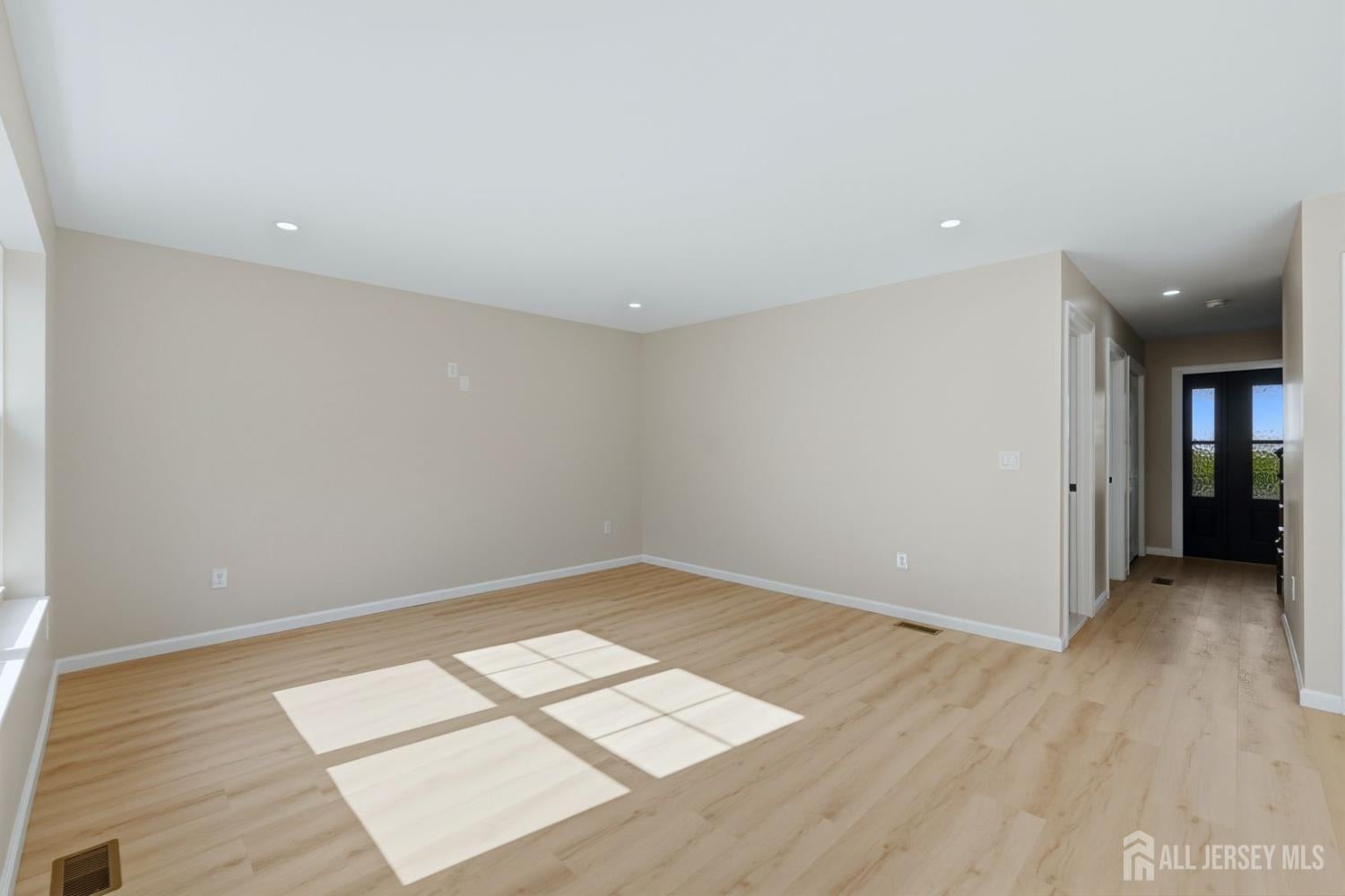 10 Delar Pkwy, Franklin Twsp, NJ 08823 photo