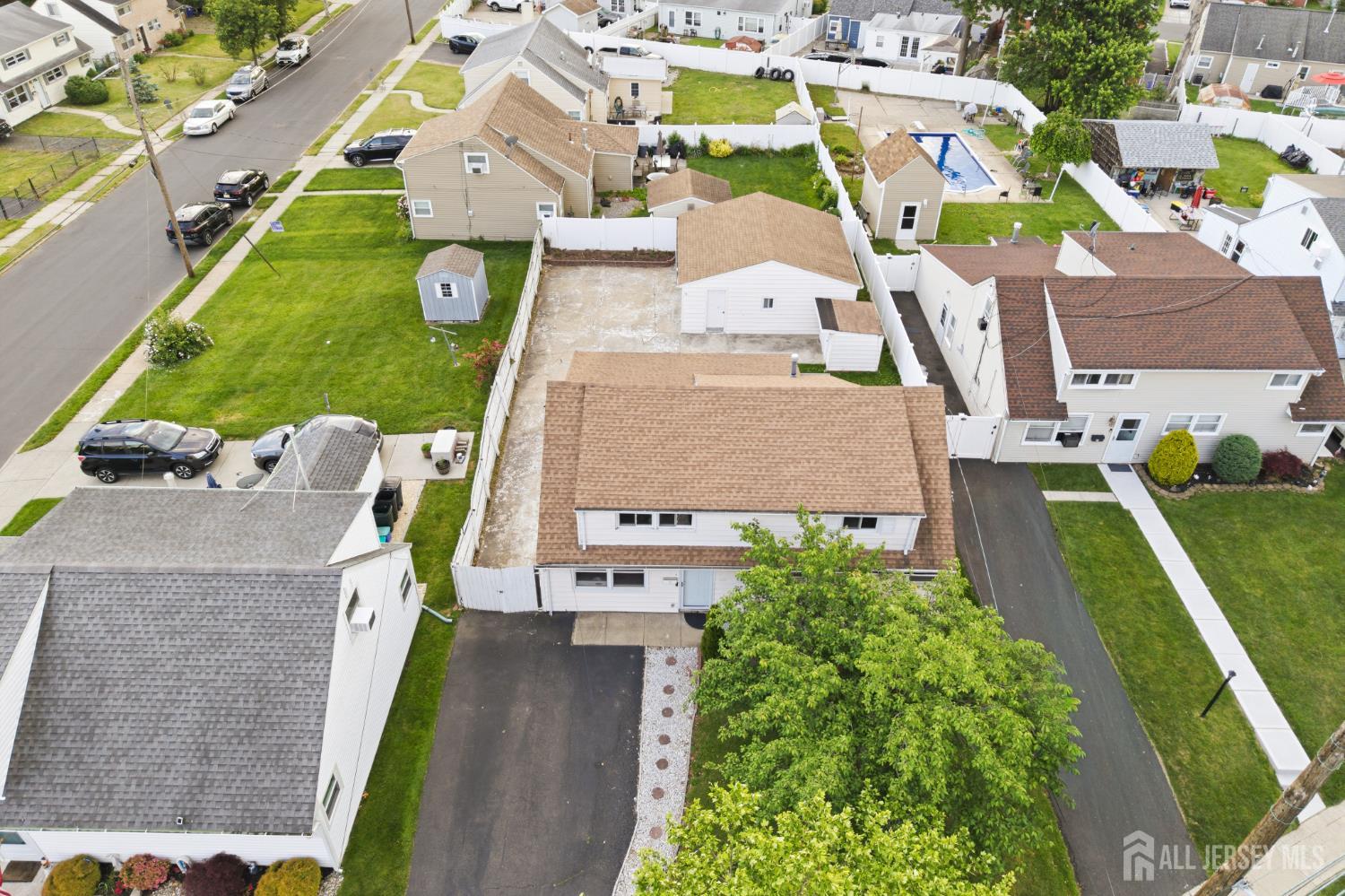 35 Coolidge Ave, Carteret, NJ 07008 photo