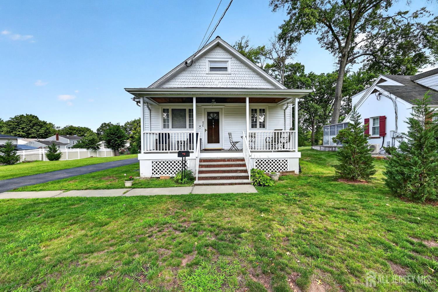886 Main St, Fords, NJ 08863 photo