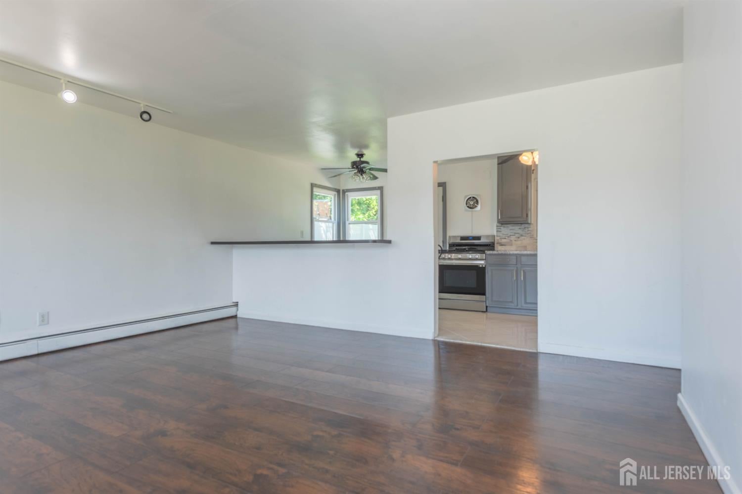82 Markowitz St, Carteret, NJ 07008 photo