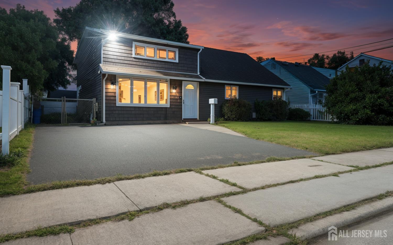 82 Markowitz St, Carteret, NJ 07008 photo