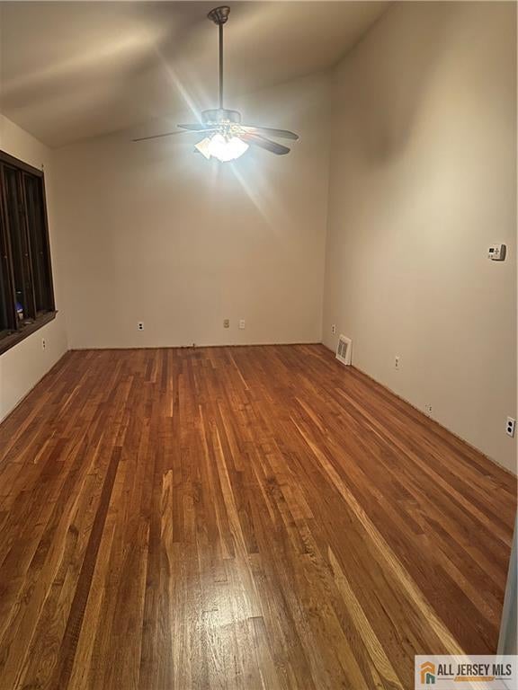 117 Kendall Dr, Parlin, NJ 08859 photo