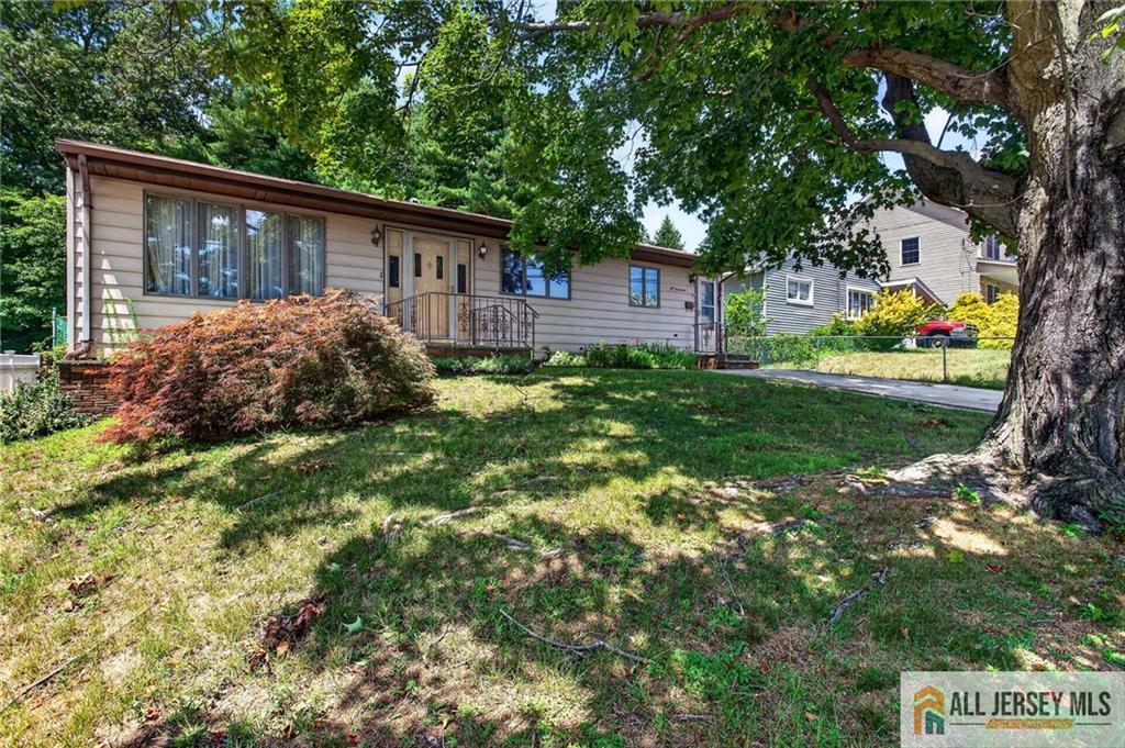 117 Kendall Dr, Parlin, NJ 08859 photo
