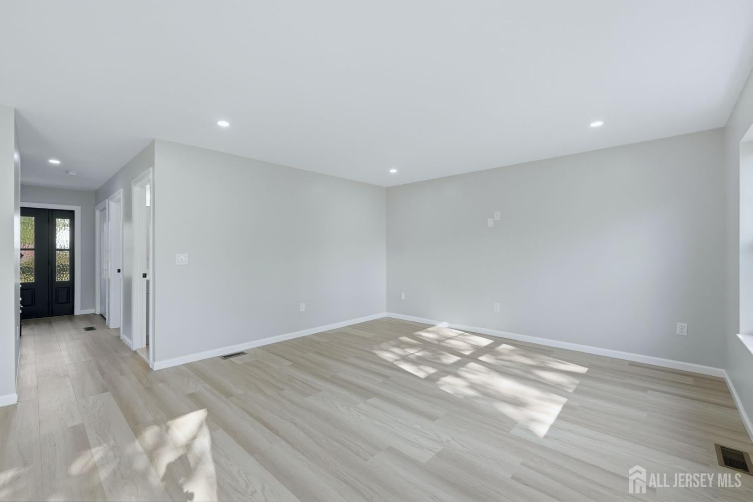 10 B Delar Pkwy #B, Franklin Twsp, NJ 08823 photo